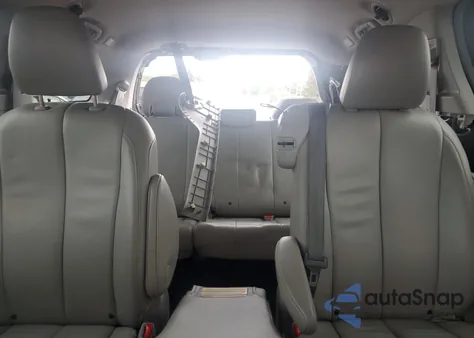 2013 Toyota Sienna Xle from USA, damaged, VIN 5TDYK3DC3DS325294